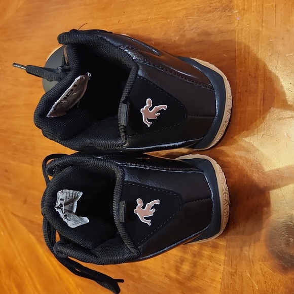 Youth AND1 Basketball shoes - Picture 3 of 4